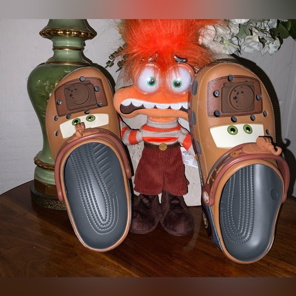 CROCS Shoes - Like New Disney Crocs Cars Tow Mater Adult MENS 7 Women’s 9 Authentic Unisex